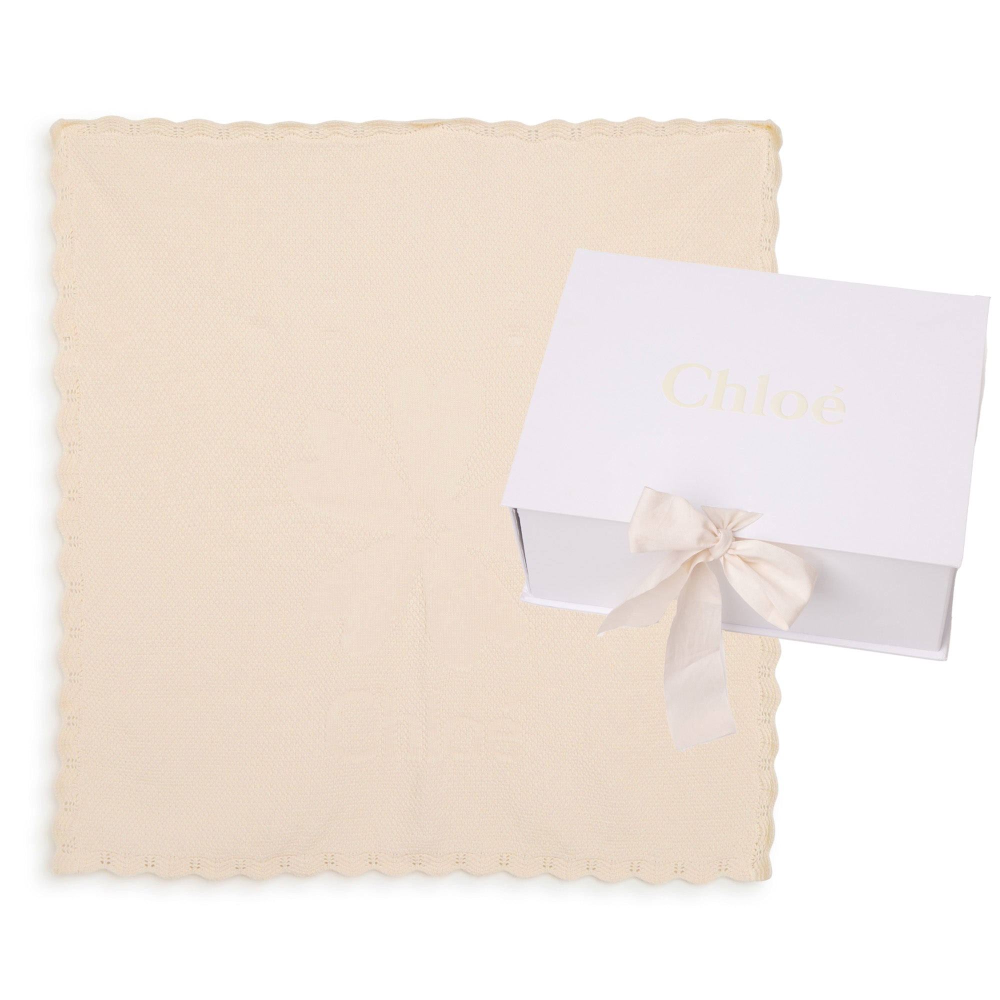 Knitted Blanket with Shell Edge Chloe